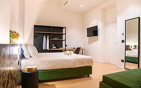 Aria Collection Bari